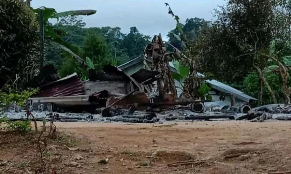 Αντιχριστιανικό πογκρόμ στην Τζακάρτα: Χριστιανική οικογένεια σκοτώθηκε και αποκεφαλίστηκε-Έκαψαν έξι παρεκκλήσια